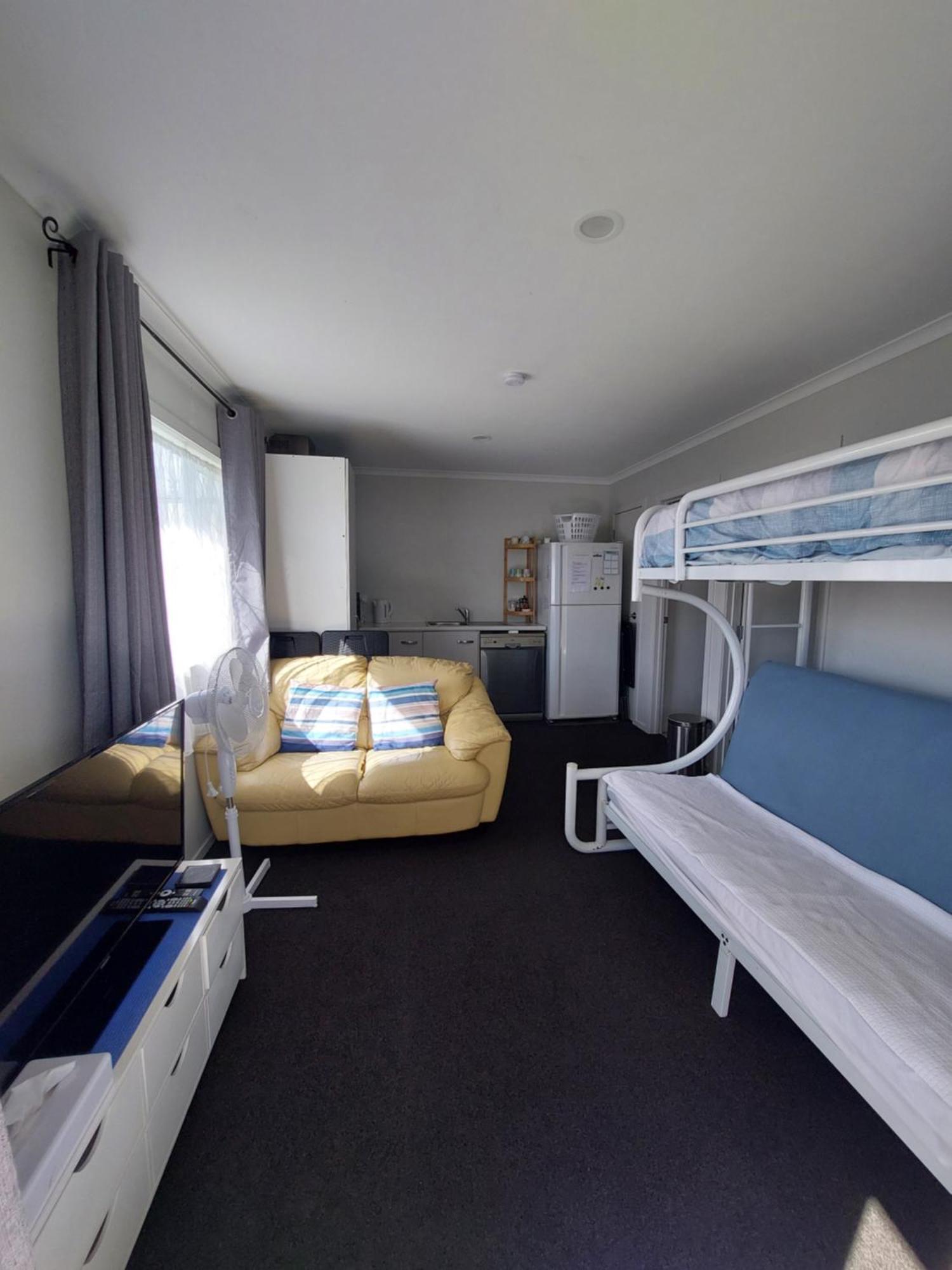 Comfortable 1 Bedroom Perfect For Travelers Or Workers Horotiu Zewnętrze zdjęcie